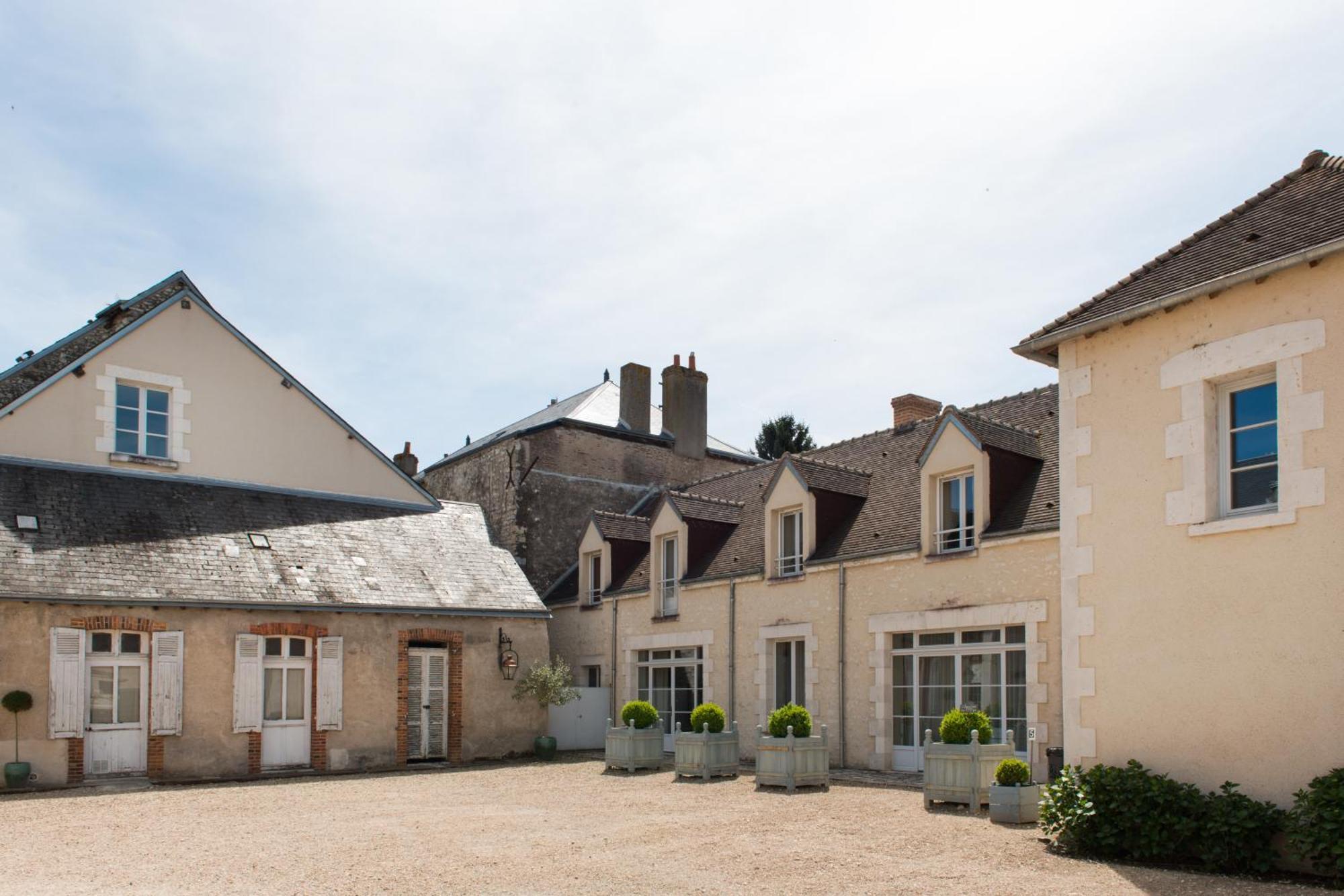 Hotel L'écu de Bretagne à Beaugency Extérieur photo