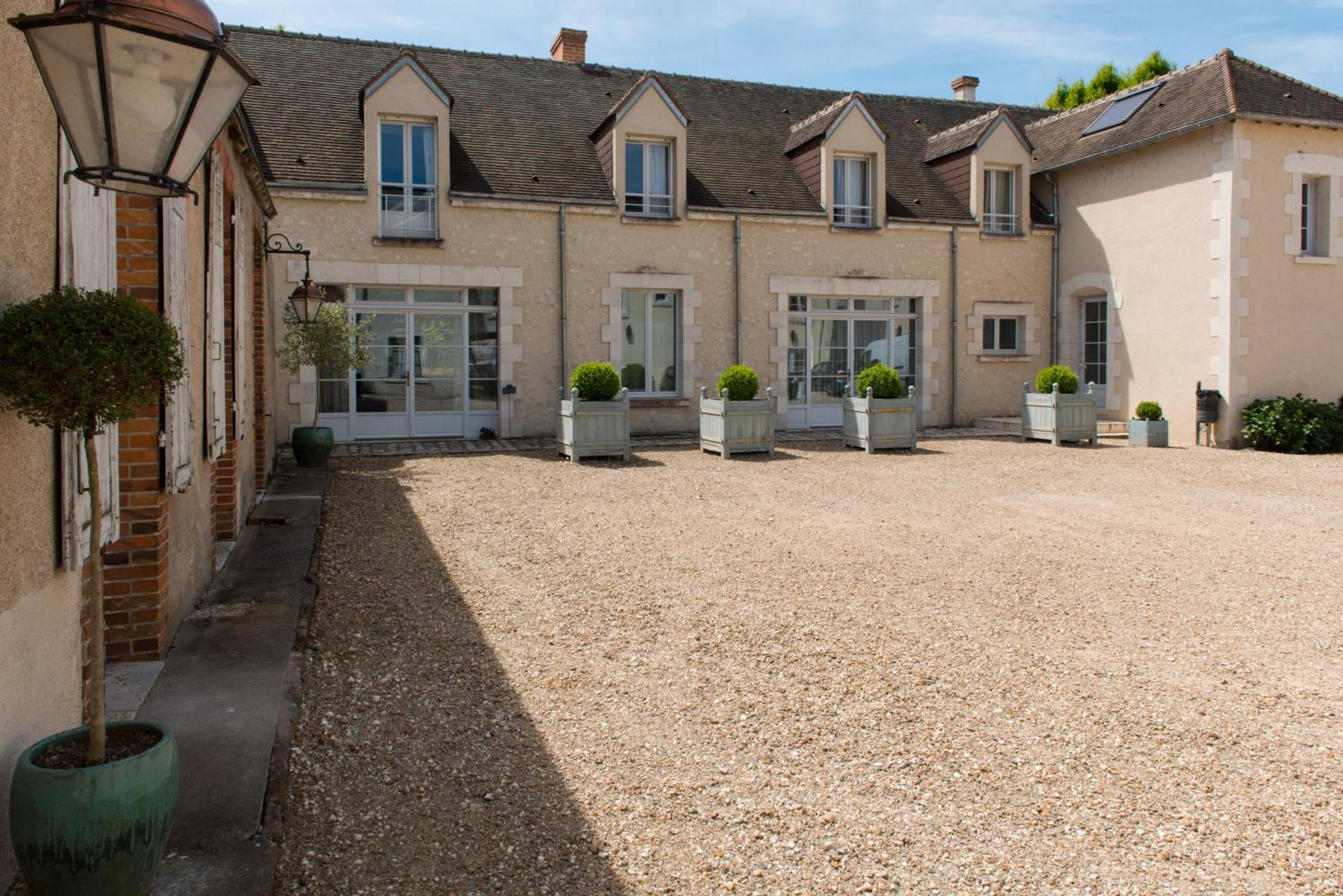 Hotel L'écu de Bretagne à Beaugency Extérieur photo